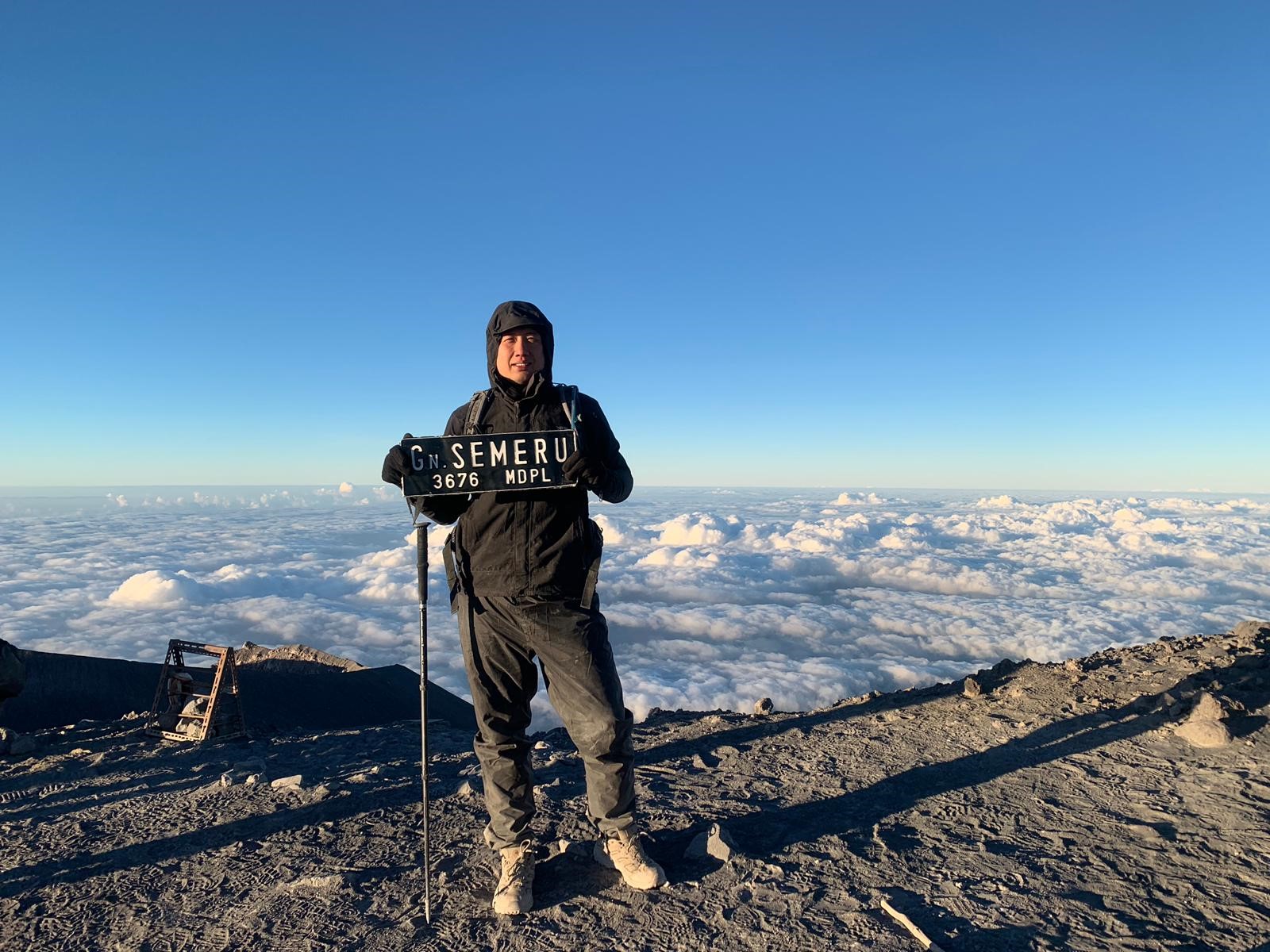 Mountain Climbing and Project Management